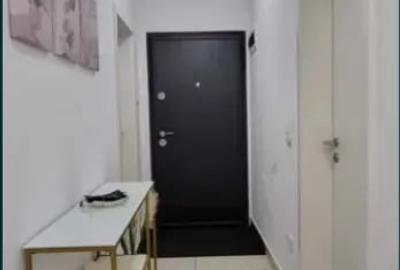 Apartament cu 3 camere decomandat în Tractorul - 3