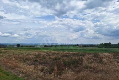 Teren de 2700 mp, în Central - 3