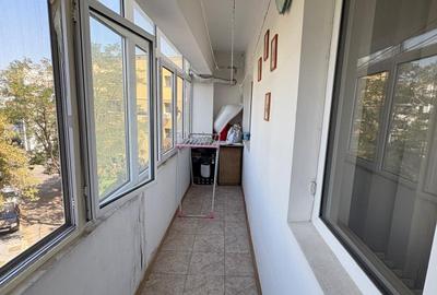Apartament cu 4 camere în Podu Roș - 8
