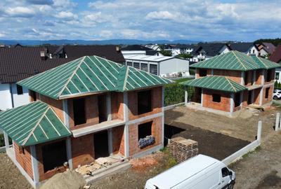 Casă cu 5 camere cu Teren 430 Mp în Central