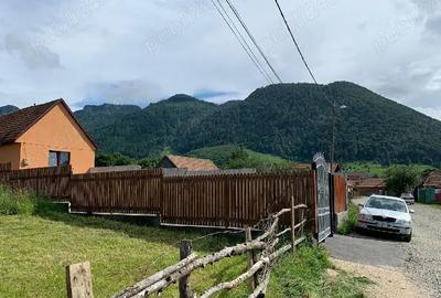 Teren de 2200 mp, în Central