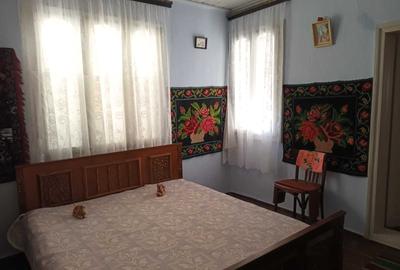 Casă cu 4 camere în Ciorăști