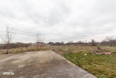 Casă cu 4 camere cu Canalizare în Cireșu - 1