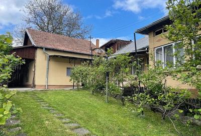 Casă cu 3 camere cu Teren 900 Mp în Central