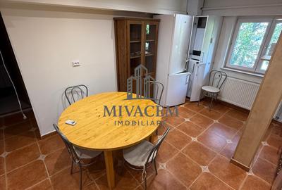 Apartament cu 3 camere decomandat în Calea București