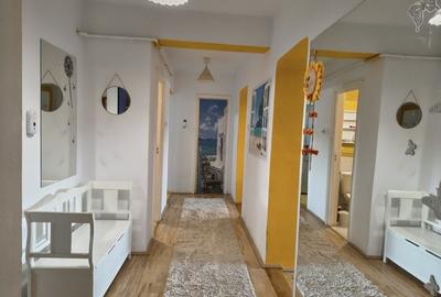 Apartament cu 3 camere decomandat în Ultracentral