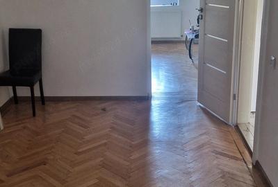 Apartament cu 3 camere decomandat în Central - 2