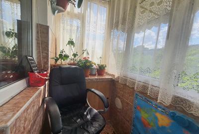 Apartament cu 2 camere semidecomandat în Km 4
