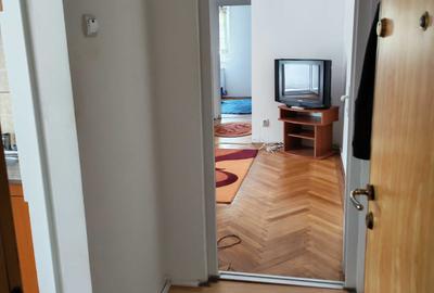 Apartament cu 2 camere semidecomandat în Gemenii