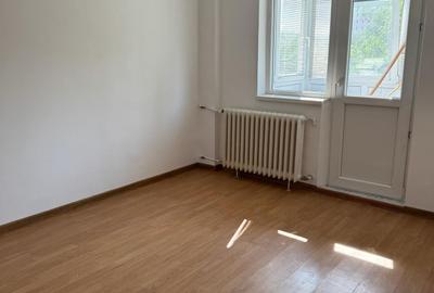 Apartament cu 2 camere semidecomandat în Pantelimon