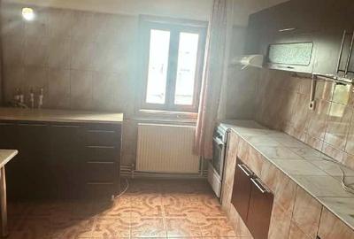 Apartament cu 2 camere semidecomandat în Micro 5