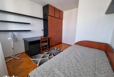 Apartament cu 3 camere semidecomandat în Central - 2