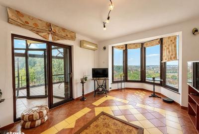 Casă cu 4 camere în Central