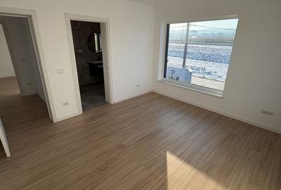 Casă cu 3 camere în Ipotești