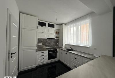 Apartament cu 3 camere decomandat în Gușterița