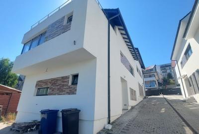 Duplex cu 5 camere cu Canalizare în Mănăștur - 1
