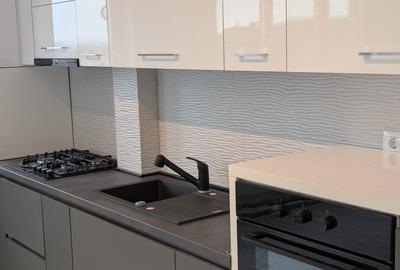Apartament cu 3 camere decomandat în 9 Mai - 5