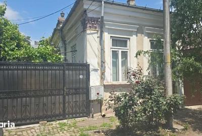 Casă cu 4 camere cu Teren 120 Mp în Ultracentral - 2
