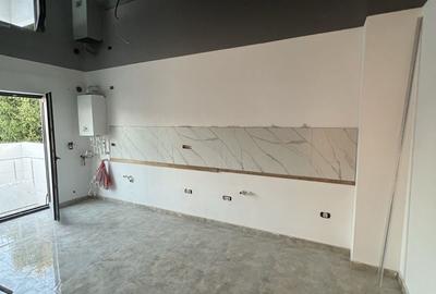 Casă cu 4 camere în Lumina
