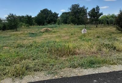 Teren de 2720 mp, în Milcovul - 2