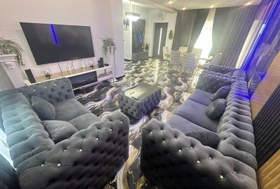 Casă individuală cu 6 camere cu Canalizare în Central