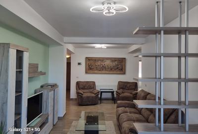 Apartament cu 3 camere decomandat, mobilat în Braytim