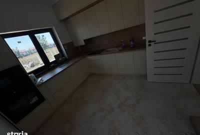 Casă cu 4 camere cu Teren 400 Mp în Central