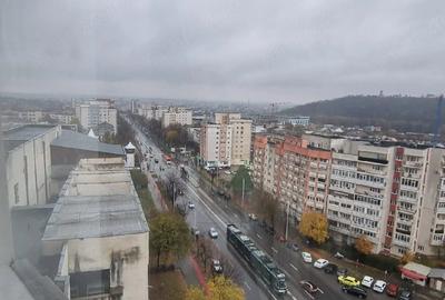 Apartament cu 3 camere decomandat în Nicolina - 2