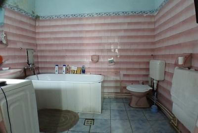 Casă individuală cu 6 camere cu Canalizare în Central - 18