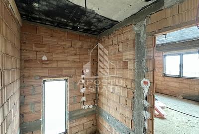 Duplex cu 5 camere cu Canalizare în Dumbrăvița - 2