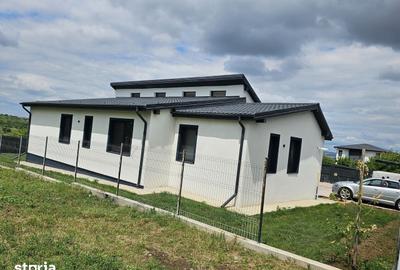 Casă cu 4 camere cu Teren 600 Mp în Central - 12