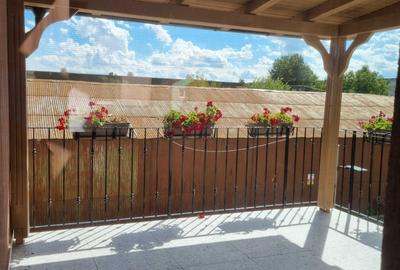 Apartament cu 4 camere decomandat în Exterior Vest