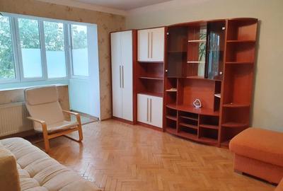 Garsonieră decomandată în Podgoria
