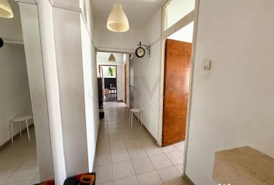 Apartament cu 4 camere decomandat în Lacul Tei