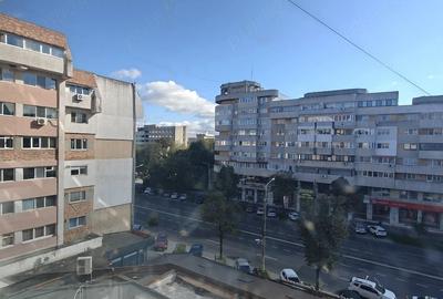 Apartament cu 3 camere decomandat în Ultracentral