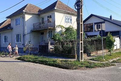 Casă cu Teren 250 Mp în Central