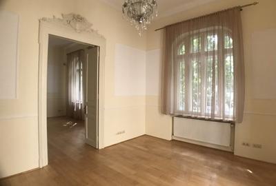 Casă cu 13 camere cu Teren 458 Mp în Armeneasca - 4