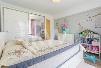Apartament cu 3 camere decomandat, mobilat în Tractorul