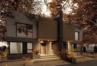 Casă cu 4 camere cu Teren 240 Mp în Central