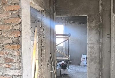 Casă cu 3 camere cu Teren 276 Mp în Central