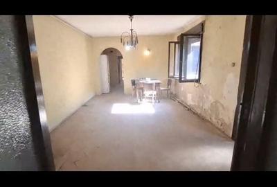Casă cu 6 camere cu Teren 200 Mp în Exterior Vest - 3