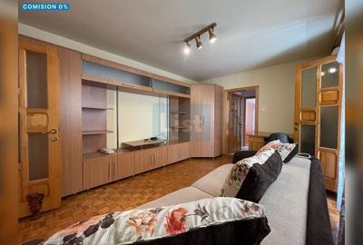 Apartament cu 3 camere semidecomandat în Micro III
