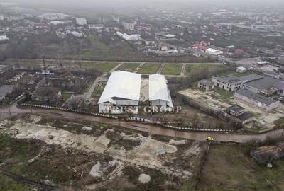 Spațiu industrial, de 2,000 mp, în Central