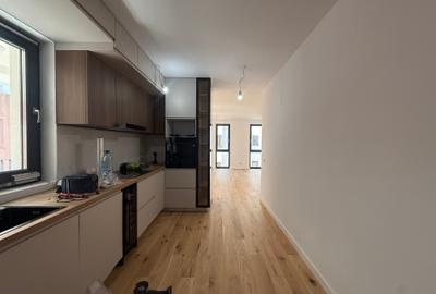 Apartament cu 3 camere decomandat în Vitan