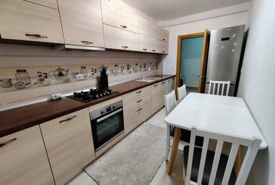 Apartament cu 2 camere semidecomandat în Ipotești
