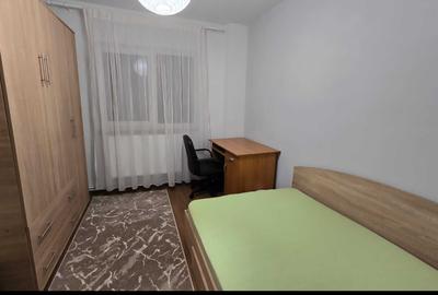 Apartament cu 4 camere decomandat în Rovine - 2