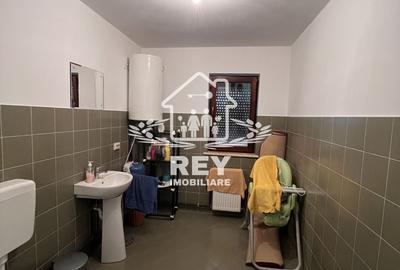 Casă individuală cu 4 camere cu Canalizare în Exterior Sud - 11
