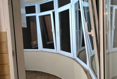 Apartament cu 3 camere decomandat în Tolstoi