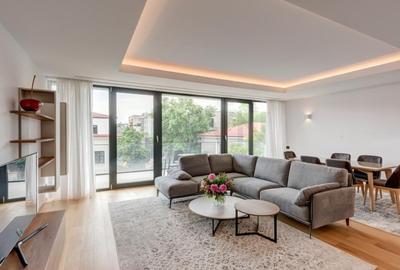 Apartament cu 4 camere decomandat, mobilat în Primăverii