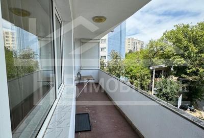 Apartament cu 3 camere în Aleea Carpați